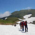 【画像】出羽三山の主峰「月山の頂」を残雪を踏みしめながら目指す「山形・月山 SEA TO SUMMIT 2023」開催【2023年7月22日・23日】 〜 画像1