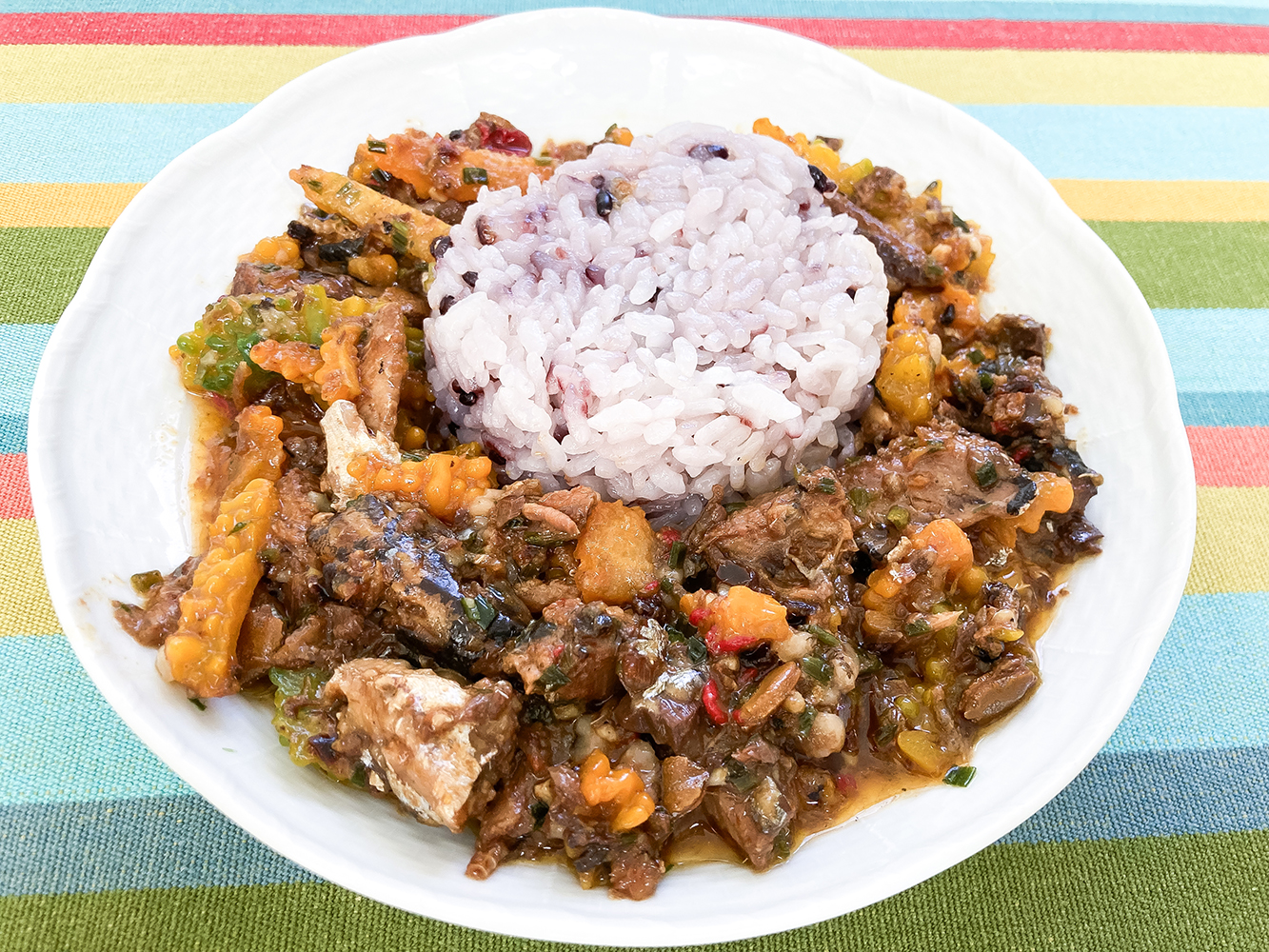 完熟ゴーヤで作ったサバ缶入りカレー