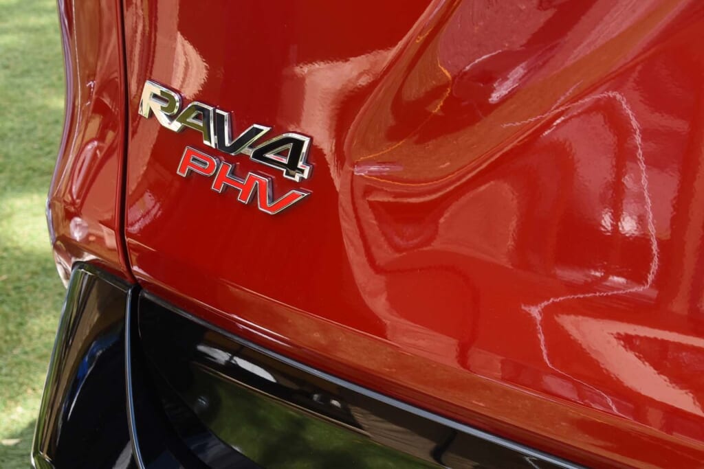 RAV4 PHVのエンブレム