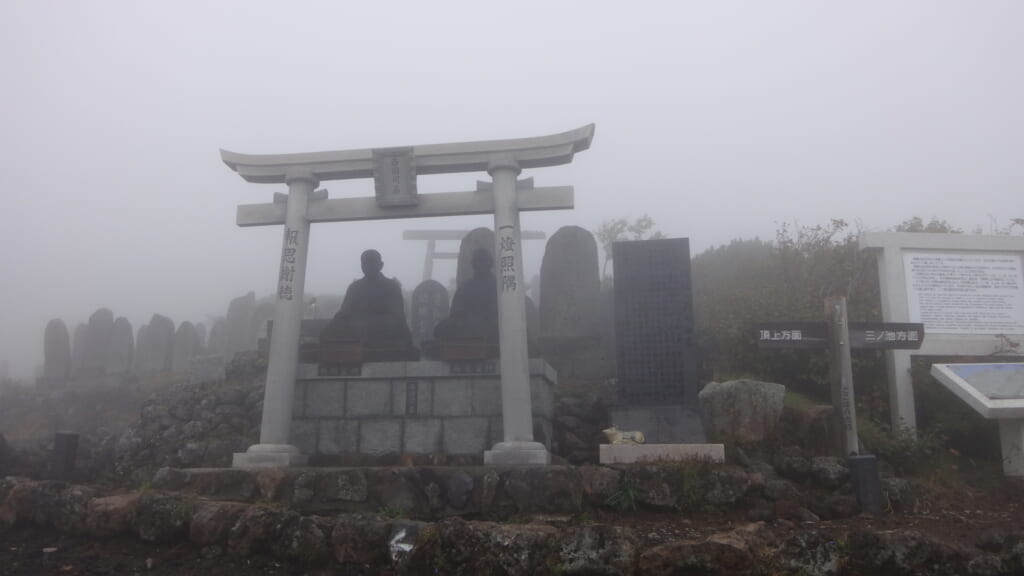 御嶽山の鳥居