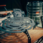 【画像】トヨトミの「GEAR MISSIONシリーズ」から琺瑯を採用したコンパクト設計の二次燃焼焚火台が誕生 〜 画像1