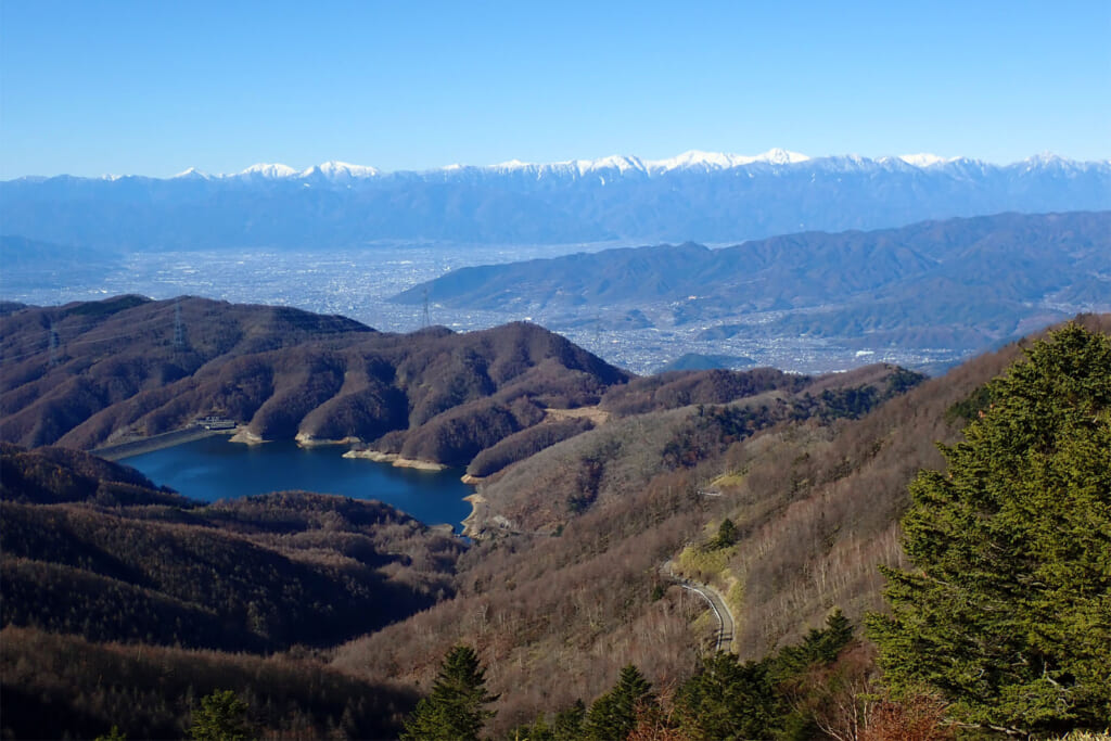 秀麗富嶽十二景の二番山頂の小金沢山登山