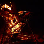 【画像】焚き火じゃなくて熾火台？　新しい焚き火スタイルで爆ぜる薪に癒やされる 〜 画像1