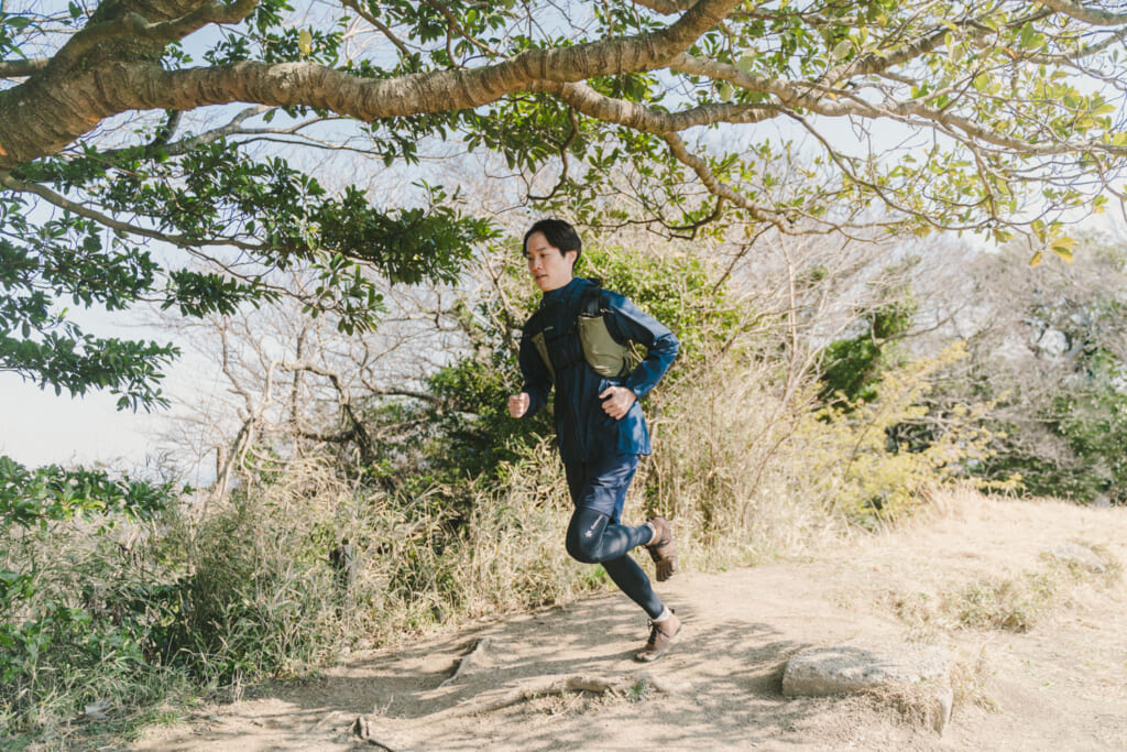 Vibram FiveFingers YAMAP別注 V-トレックを着用しランニング