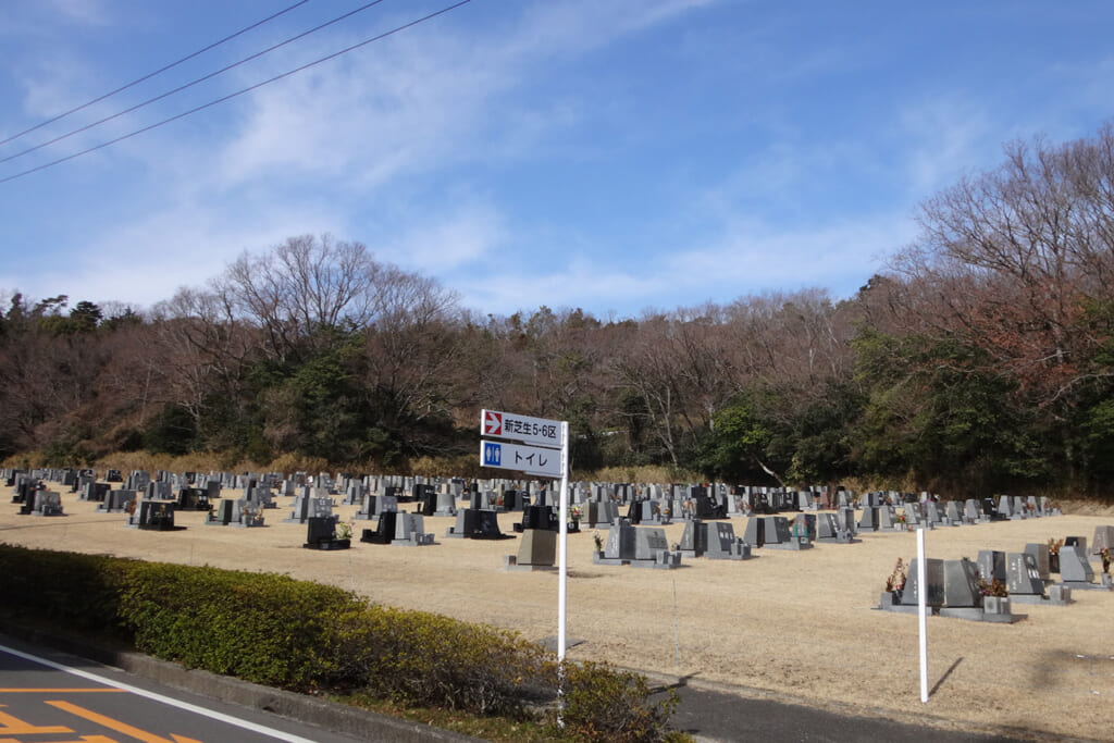 神戸市北区山田町の神戸市立鵯越墓苑