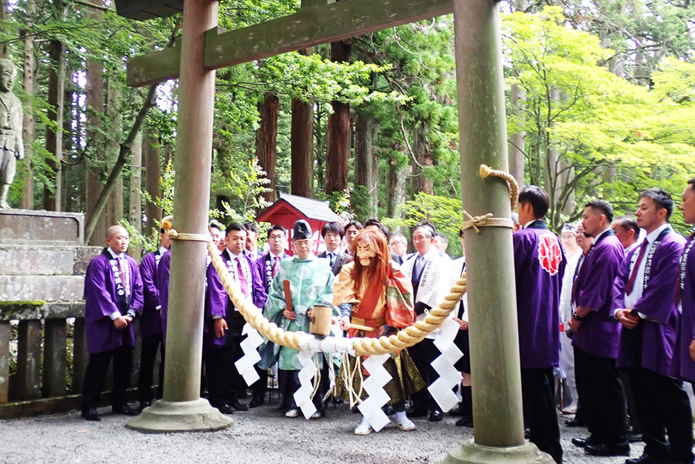 富士吉田の北口本宮冨士浅間神社で執り行われた開山祭