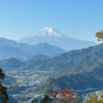 岩殿山から望む秀麗富士山