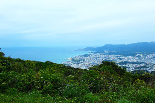 名護岳山頂から望む南国沖縄の海