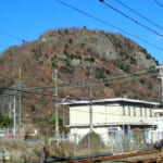 【画像】駅チカな時短登山！　山頂直行のお得な十一番山頂「高川山」大月駅までのロングトレイルは山脚の鍛錬になる 〜 画像1