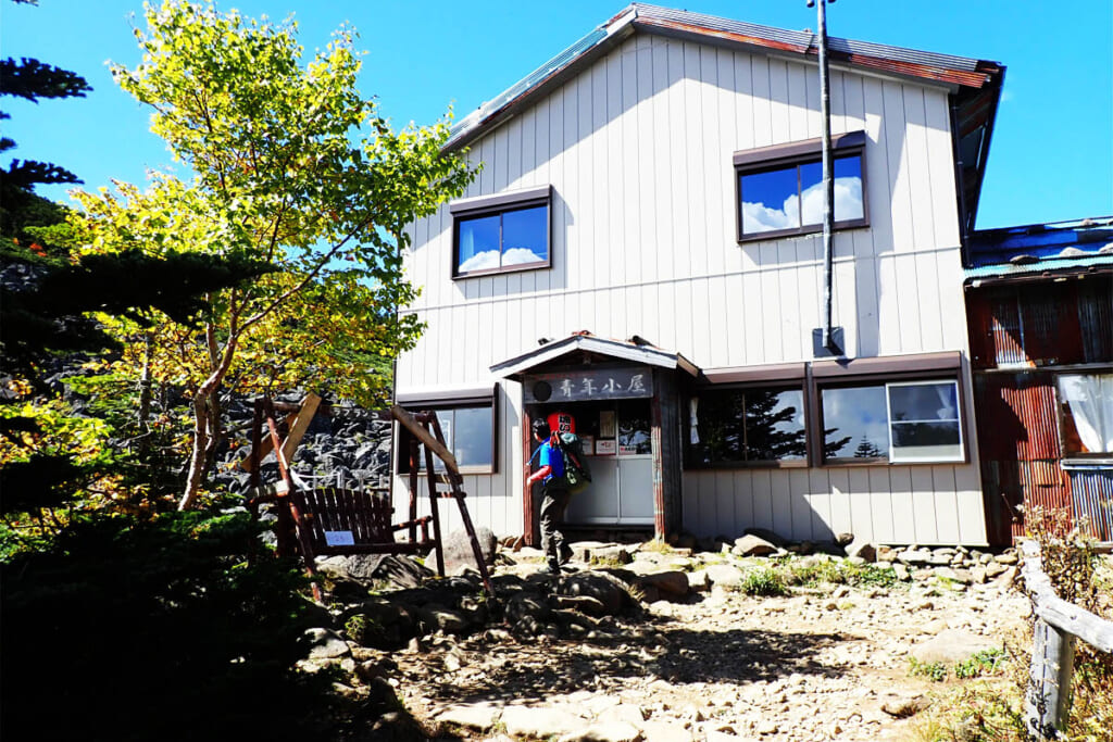 編笠山の青年小屋