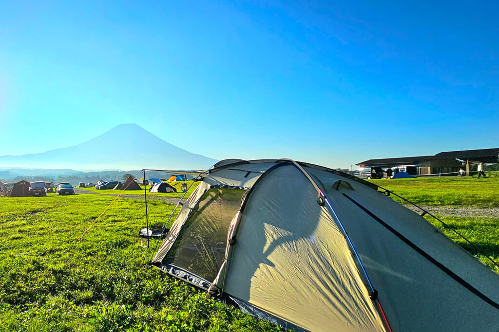 広々としたキャンプ場