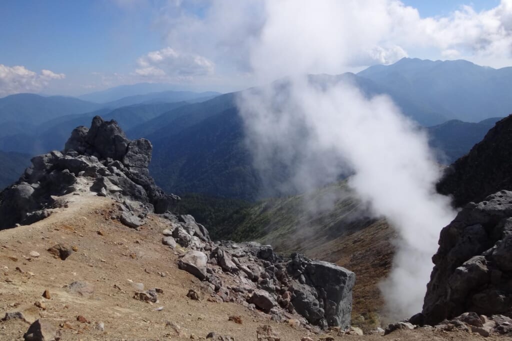 焼岳の噴気