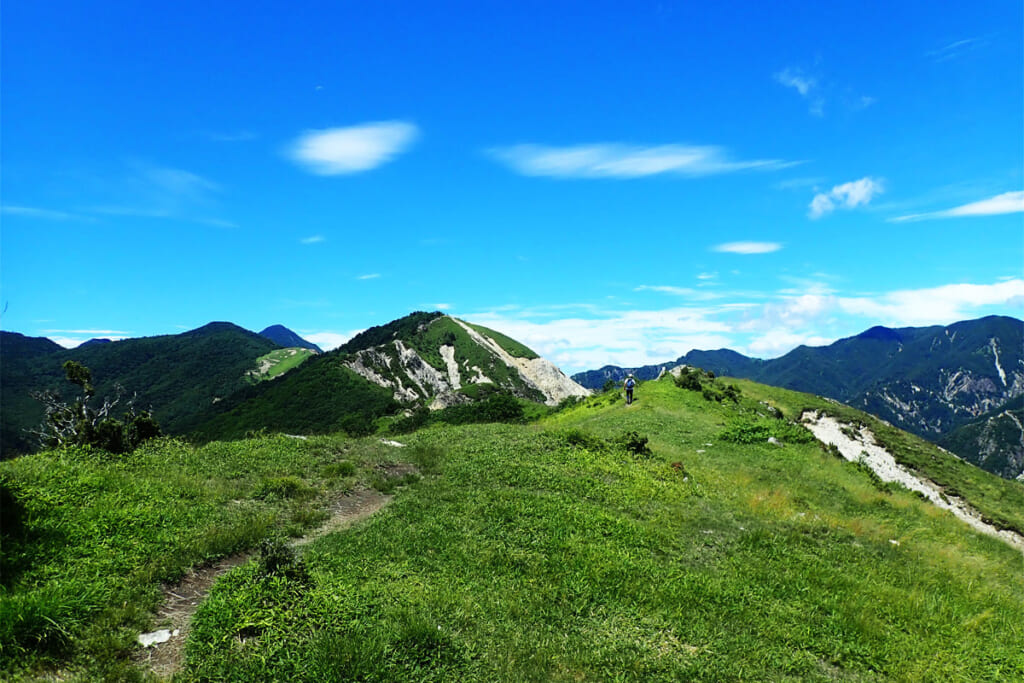 日本アルプスを思わせる絶景のトレイル