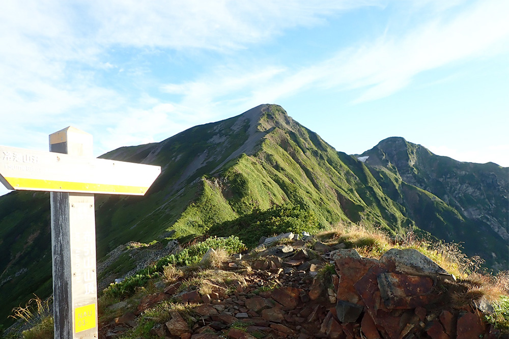 布引山頂から見る鹿島槍ヶ岳方面