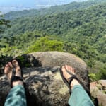 【画像】岩の間をくぐり抜けて突き進む！　名所盛り沢山の六甲山地「荒地山」岩巡り登山を堪能 〜 画像1