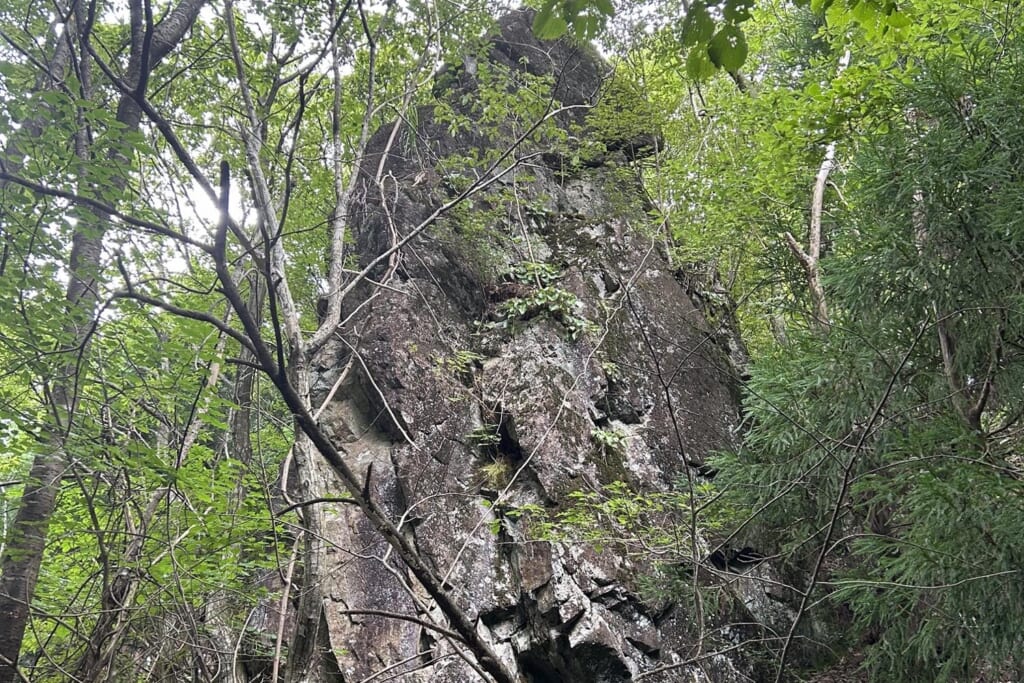 仏様のように見える仏岩