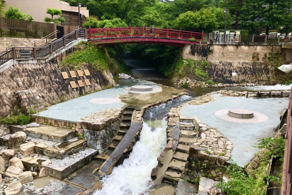 有馬川水辺