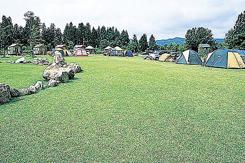 新潟県魚沼市のキャンピングパーク神湯