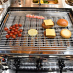 【画像】ボンネット開けたらBBQグリル？　クラシックカーに新たな命を吹き込んだアウトドアギアに驚愕 〜 画像1