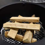 【画像】贅を尽くしたBBQを嗜む！　円形テーブル型焚き火台が究極のBBQを極める 〜 画像1