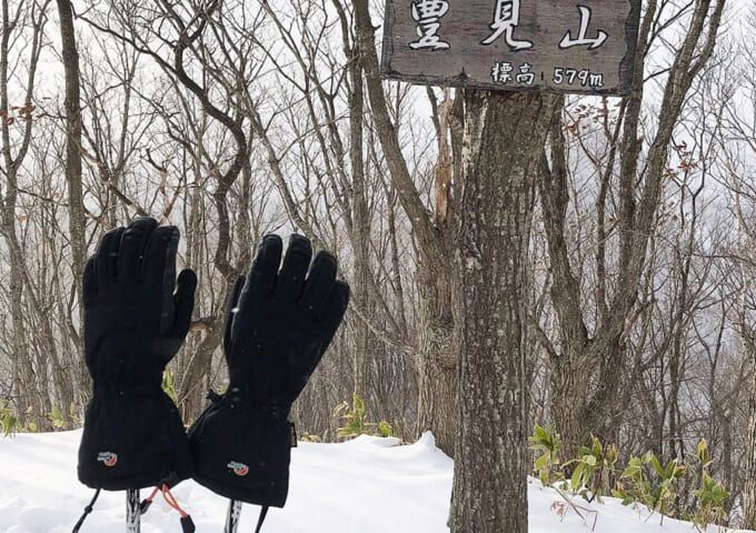 ストックと登山グローブ