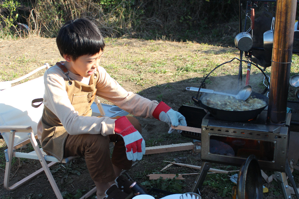 Cancamperの子ども用エプロン