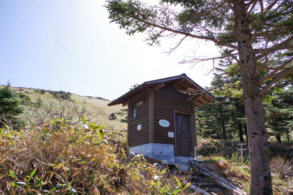 登山道のトイレ