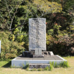 【画像】紅葉彩る絶景散策！　春は桜の名所としても知られる和歌山県最大級のため池「亀池公園」を歩く 〜 画像1