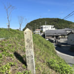 【画像】黒田官兵衛ゆかりの忘れられし山城跡を探索！　平坦な山頂部に廓の痕跡が点在する「甲山」へ 〜 画像1