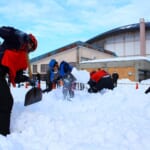 【画像】雪かきが真剣勝負の競技に！　体力の消耗がハンパない雪国発祥の国際競技「雪ハネ選手権」とは 〜 画像1