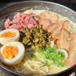 【画像】沼津アルプス踏破後の山飯が旨すぎる！　海鮮系＆肉系ラーメンを食べ比べる「塩バタラーメン」と「焼豚明太高菜豚骨ラーメン」って反則でしょ 〜 画像1